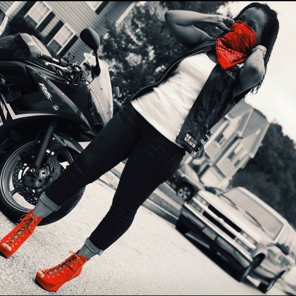 Meet your Posher, Lakisha - Picture 1 of 1